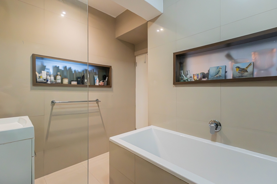 2 Bedroom Property for Sale in Sea Point Western Cape